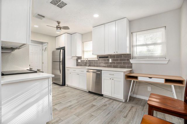 702 Reynolds Avenue, League City, TX 77573