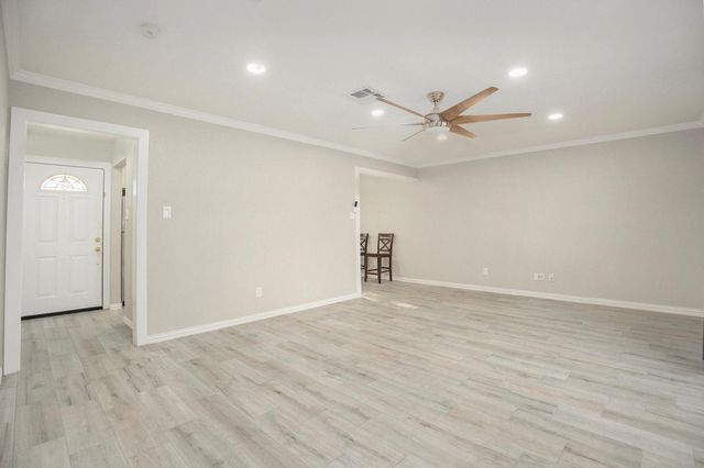 702 Reynolds Avenue, League City, TX 77573
