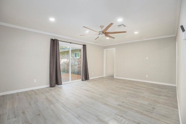 702 Reynolds Avenue, League City, TX 77573