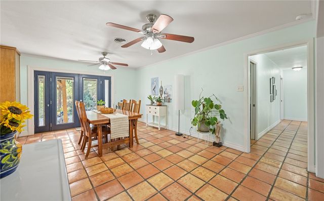 106 Georgia Pl, Portland, TX 78374