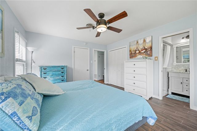 106 Georgia Pl, Portland, TX 78374