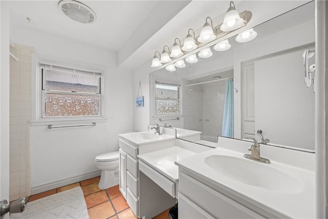 106 Georgia Pl, Portland, TX 78374