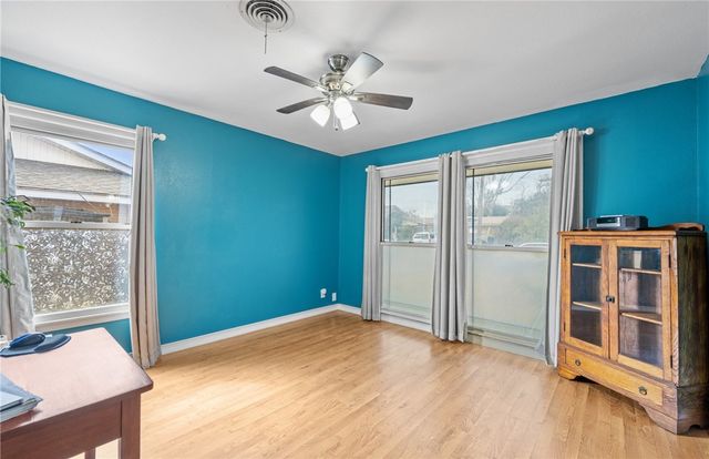 106 Georgia Pl, Portland, TX 78374