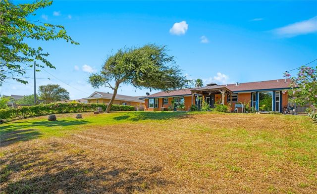 106 Georgia Pl, Portland, TX 78374