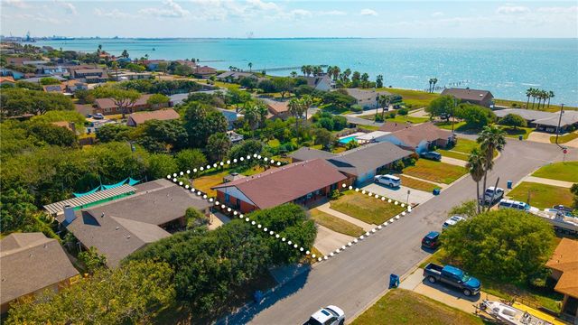 106 Georgia Pl, Portland, TX 78374