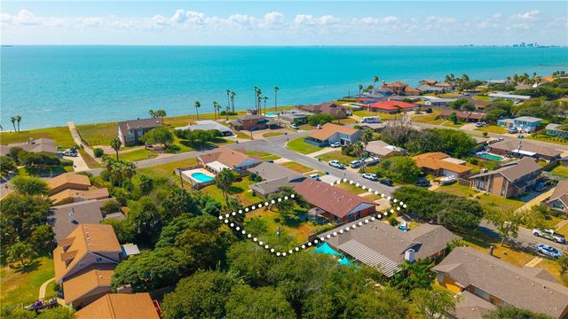 106 Georgia Pl, Portland, TX 78374