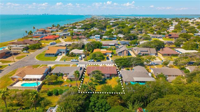 106 Georgia Pl, Portland, TX 78374