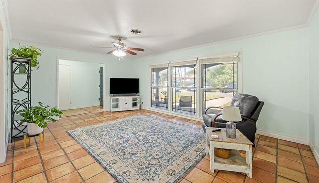 106 Georgia Pl, Portland, TX 78374