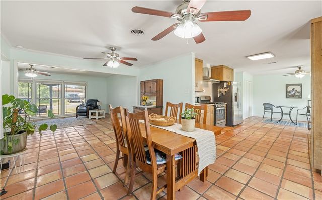 106 Georgia Pl, Portland, TX 78374