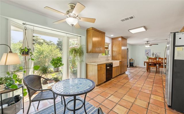 106 Georgia Pl, Portland, TX 78374