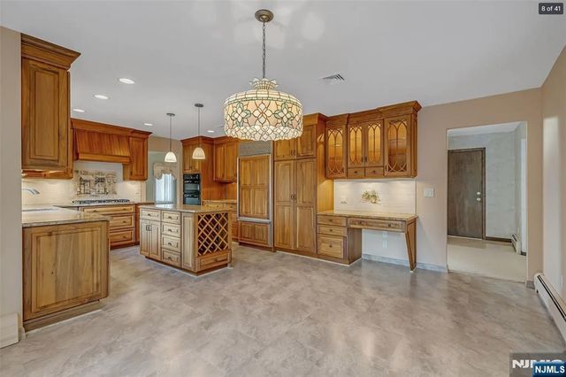 88 Van Blarcom Lane, Wyckoff, NJ 07481
