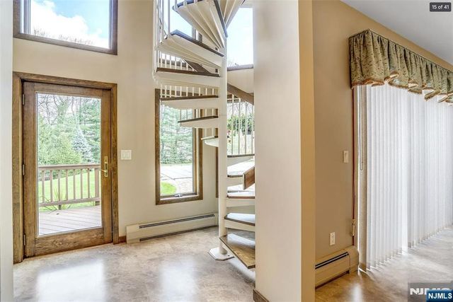 88 Van Blarcom Lane, Wyckoff, NJ 07481