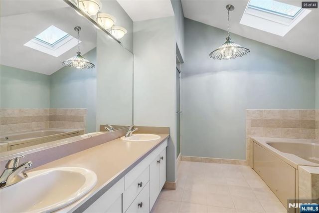 88 Van Blarcom Lane, Wyckoff, NJ 07481