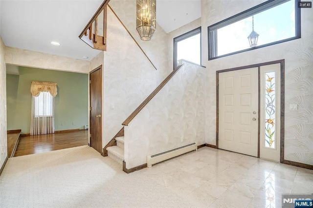 88 Van Blarcom Lane, Wyckoff, NJ 07481