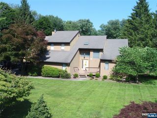 88 Van Blarcom Lane, Wyckoff, NJ 07481