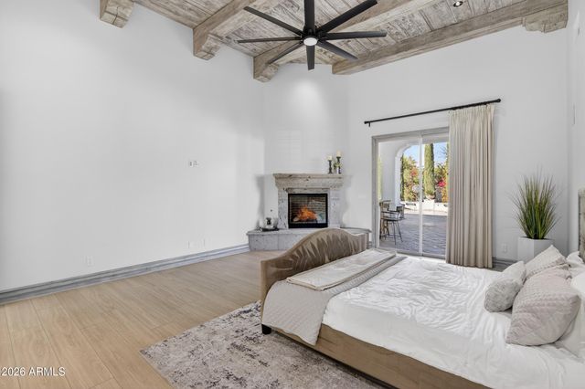 2748 E WARBLER Road, Gilbert, AZ 85297