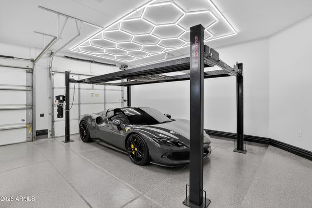 2748 E WARBLER Road, Gilbert, AZ 85297