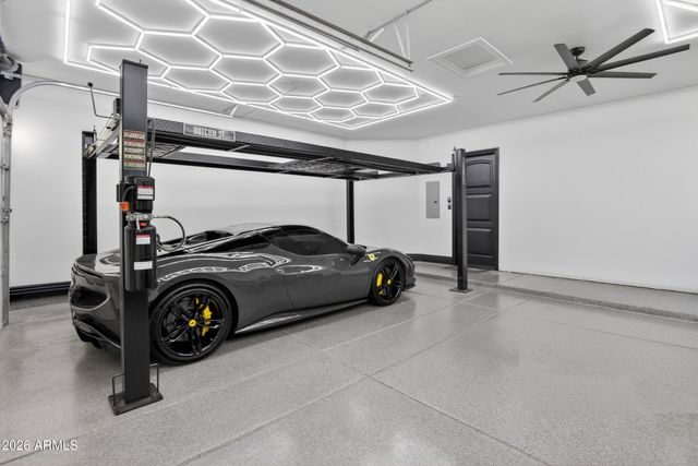 2748 E WARBLER Road, Gilbert, AZ 85297