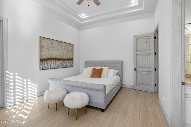 2748 E WARBLER Road, Gilbert, AZ 85297