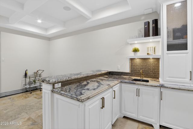 2748 E WARBLER Road, Gilbert, AZ 85297