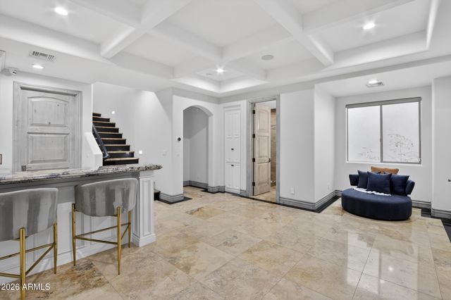 2748 E WARBLER Road, Gilbert, AZ 85297