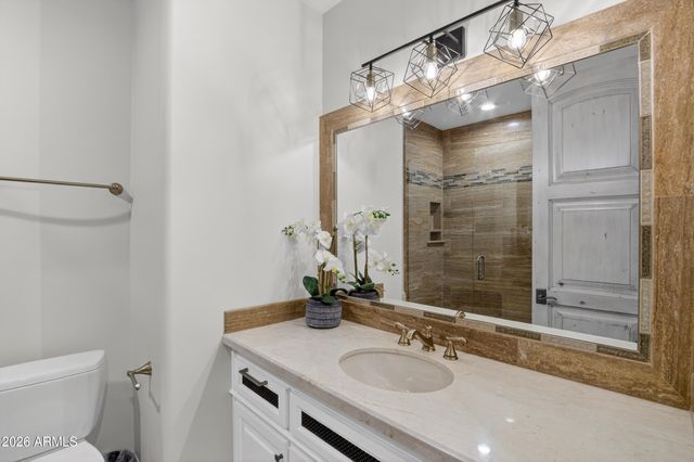 2748 E WARBLER Road, Gilbert, AZ 85297