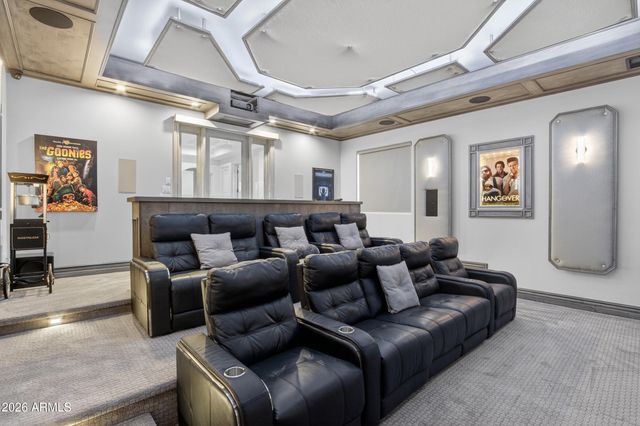 2748 E WARBLER Road, Gilbert, AZ 85297