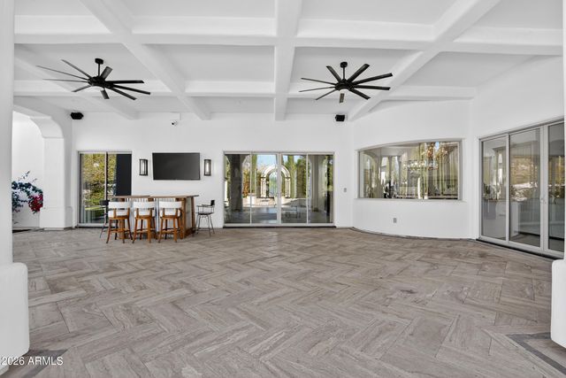 2748 E WARBLER Road, Gilbert, AZ 85297