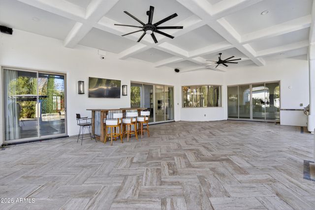 2748 E WARBLER Road, Gilbert, AZ 85297