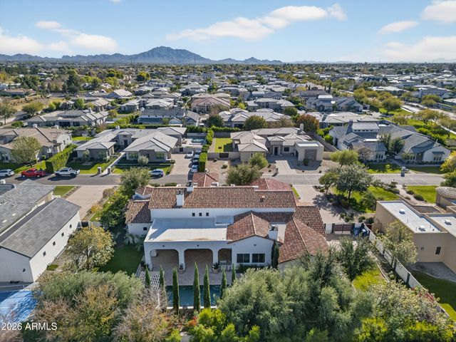 2748 E WARBLER Road, Gilbert, AZ 85297