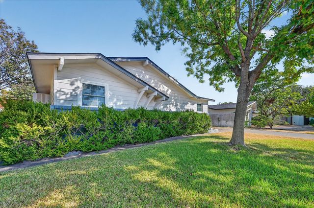 1110 Vegas Drive, Garland, TX 75042