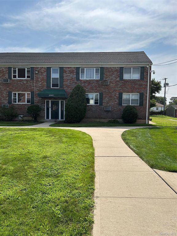 1027 Fenwood Drive #3, Valley Stream, NY 11580 — exterior