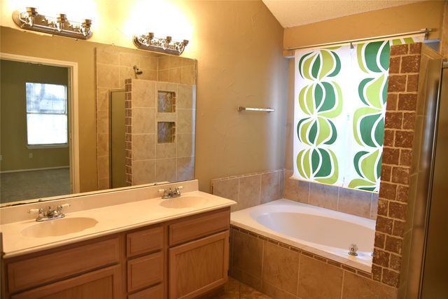 7025 Blalock Drive, The Colony, TX 75056