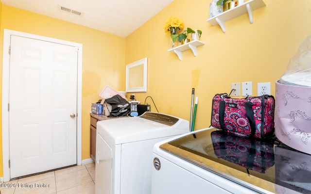 11515 Top Walnut Loop, Louisville, KY 40229