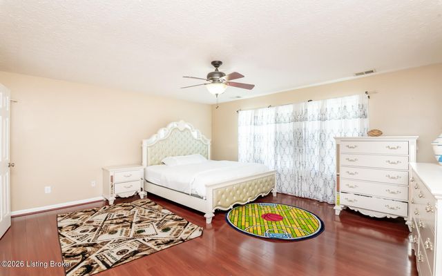 11515 Top Walnut Loop, Louisville, KY 40229