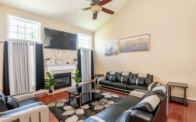 11515 Top Walnut Loop, Louisville, KY 40229