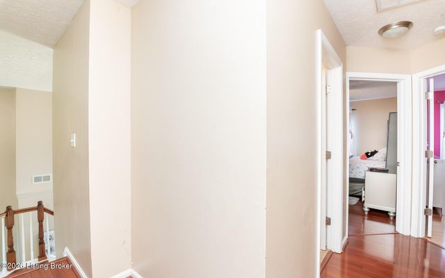 11515 Top Walnut Loop, Louisville, KY 40229