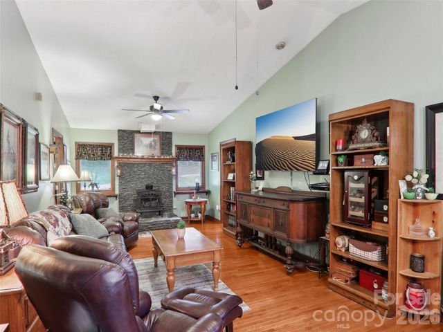 457 Shady Ridge Road, Waynesville, NC 28785