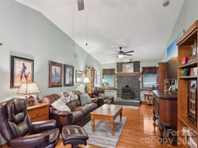 457 Shady Ridge Road, Waynesville, NC 28785