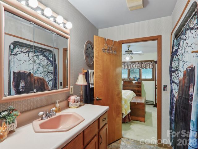 457 Shady Ridge Road, Waynesville, NC 28785