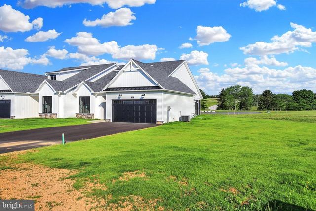 4581 RANGE RUNNER DR, Fayetteville, PA 17222
