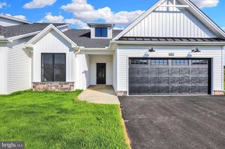 4581 RANGE RUNNER DR, Fayetteville, PA 17222