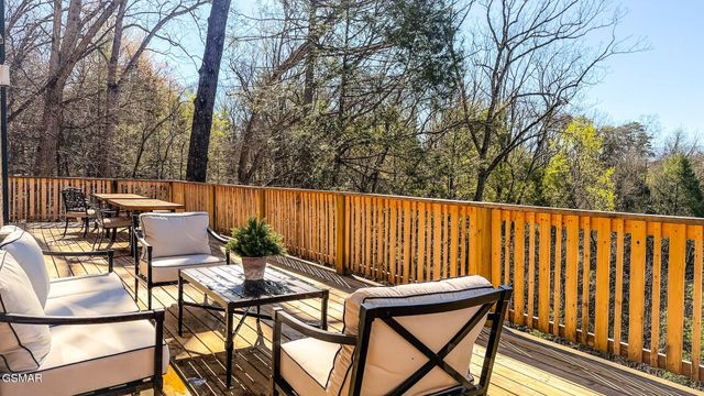 2417 Sylvan Glen Way, Pigeon Forge, TN 37863