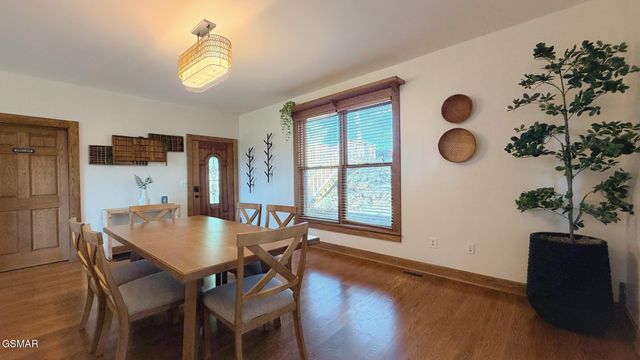 2417 Sylvan Glen Way, Pigeon Forge, TN 37863