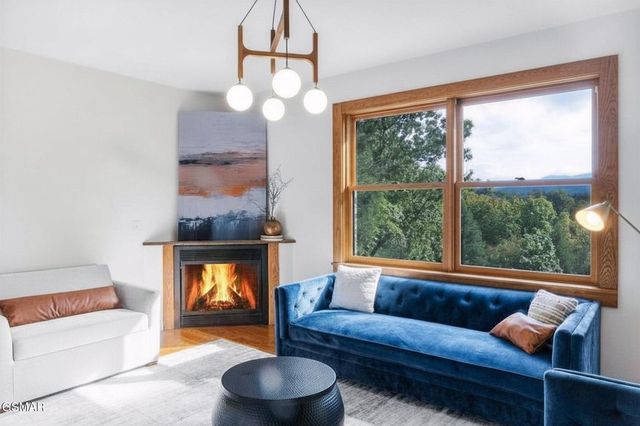 2417 Sylvan Glen Way, Pigeon Forge, TN 37863