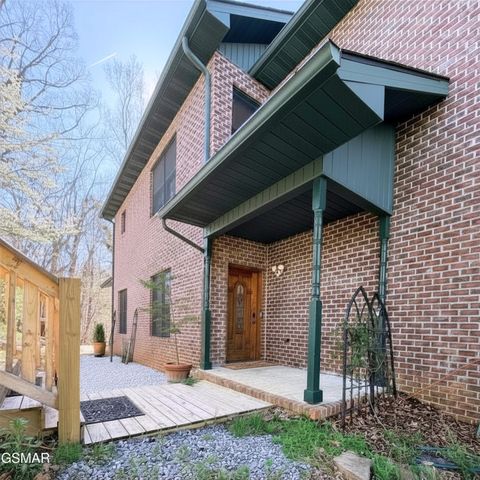 2417 Sylvan Glen Way, Pigeon Forge, TN 37863