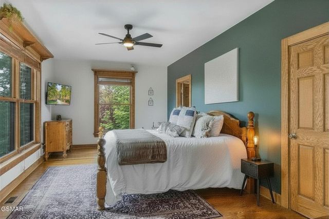 2417 Sylvan Glen Way, Pigeon Forge, TN 37863