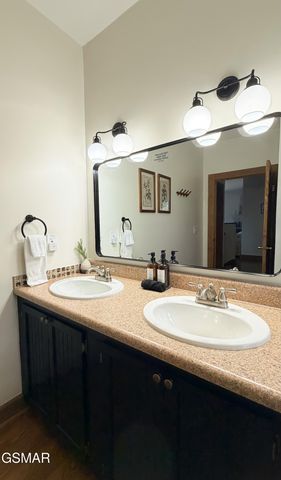 2417 Sylvan Glen Way, Pigeon Forge, TN 37863