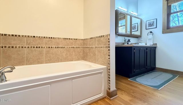 2417 Sylvan Glen Way, Pigeon Forge, TN 37863