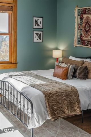 2417 Sylvan Glen Way, Pigeon Forge, TN 37863